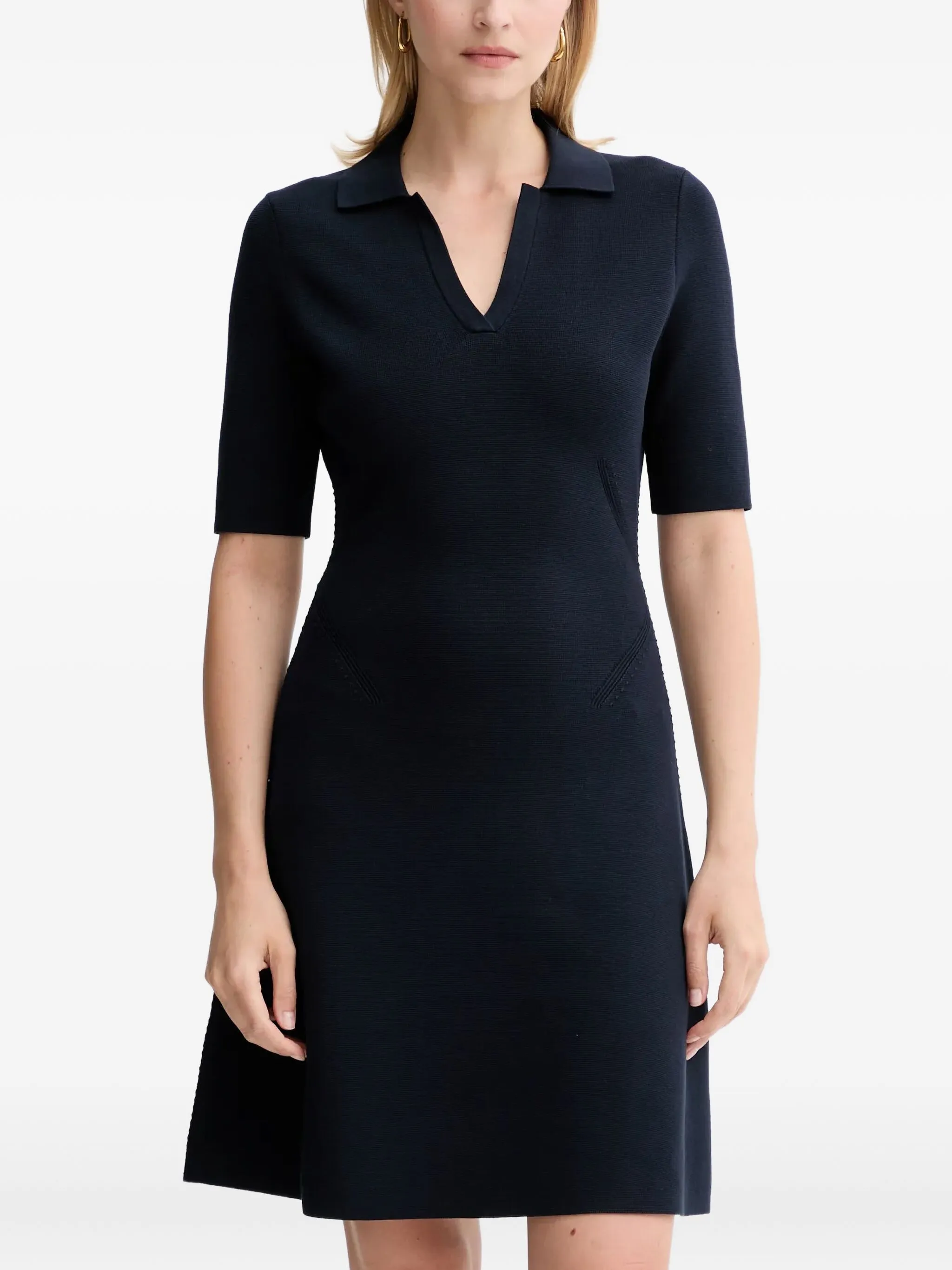 Платье мини с короткими рукавами и V-образным вырезом Boss, синий
Платье мини с короткими рукавами и V-образным вырезом Boss, синий