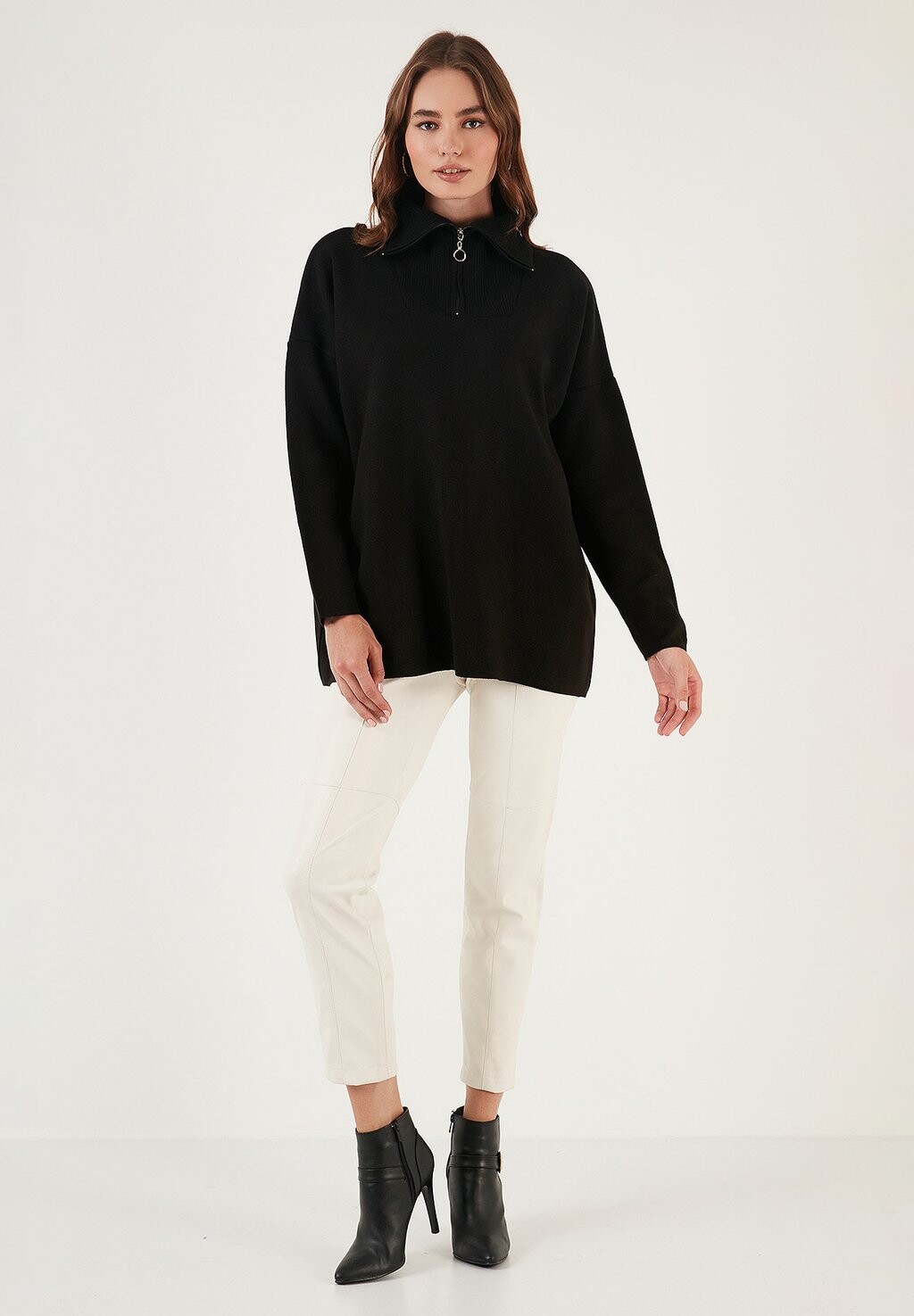 Джемпер LELA, черный
Джемпер LELA, черный