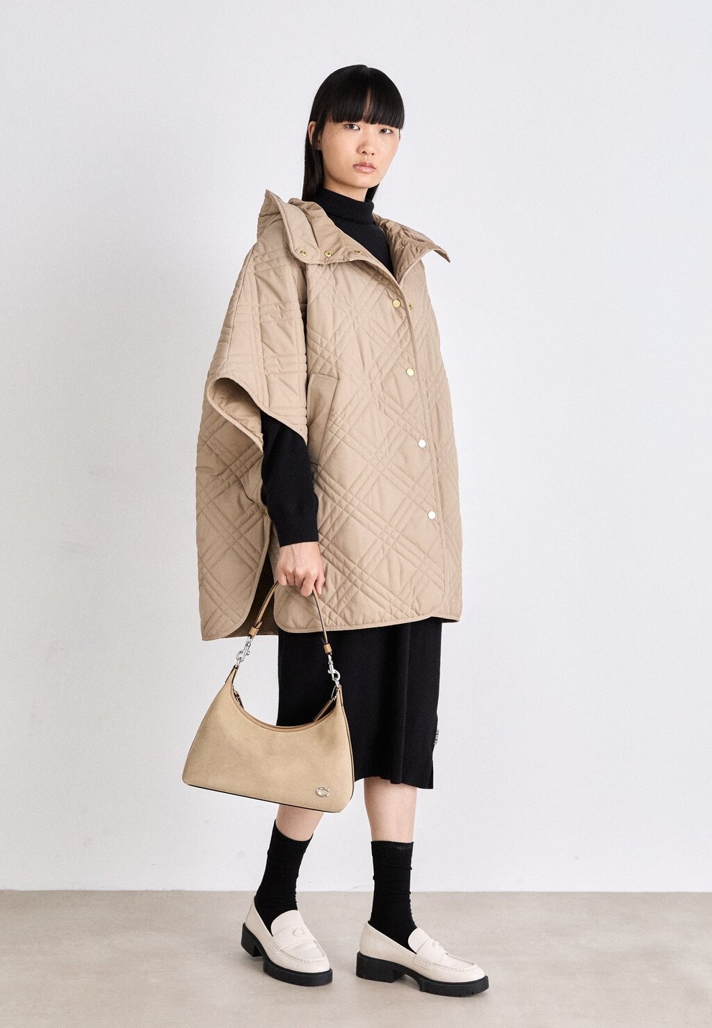 Пончо ASTOR QUILTED Barbour, бежевый 
Пончо ASTOR QUILTED Barbour, бежевый