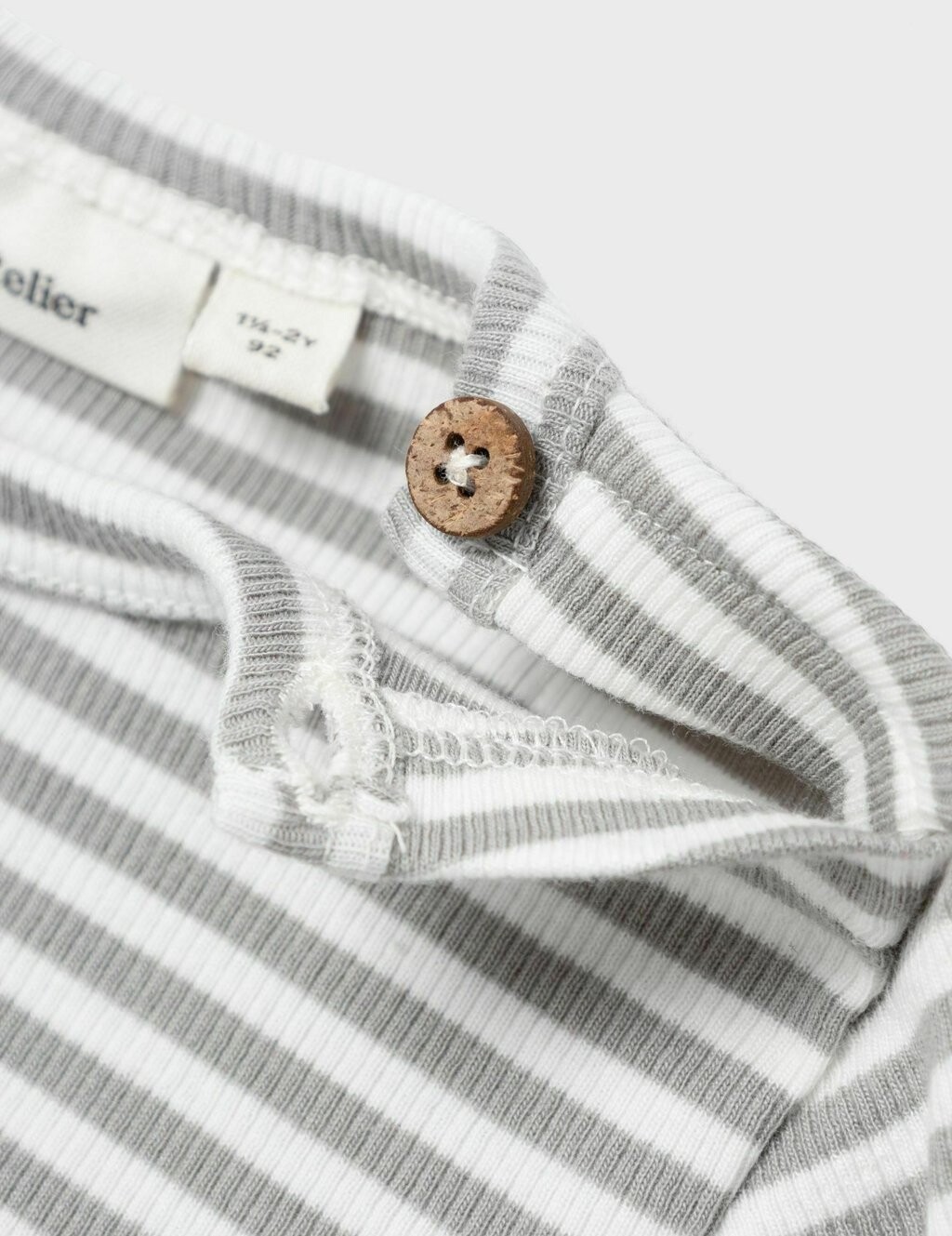 Футболка с длинным рукавом LANGEN ÄRMELN SLIM FIT Lil' Atelier, серый 
Футболка с длинным рукавом LANGEN ÄRMELN SLIM FIT Lil' Atelier, серый