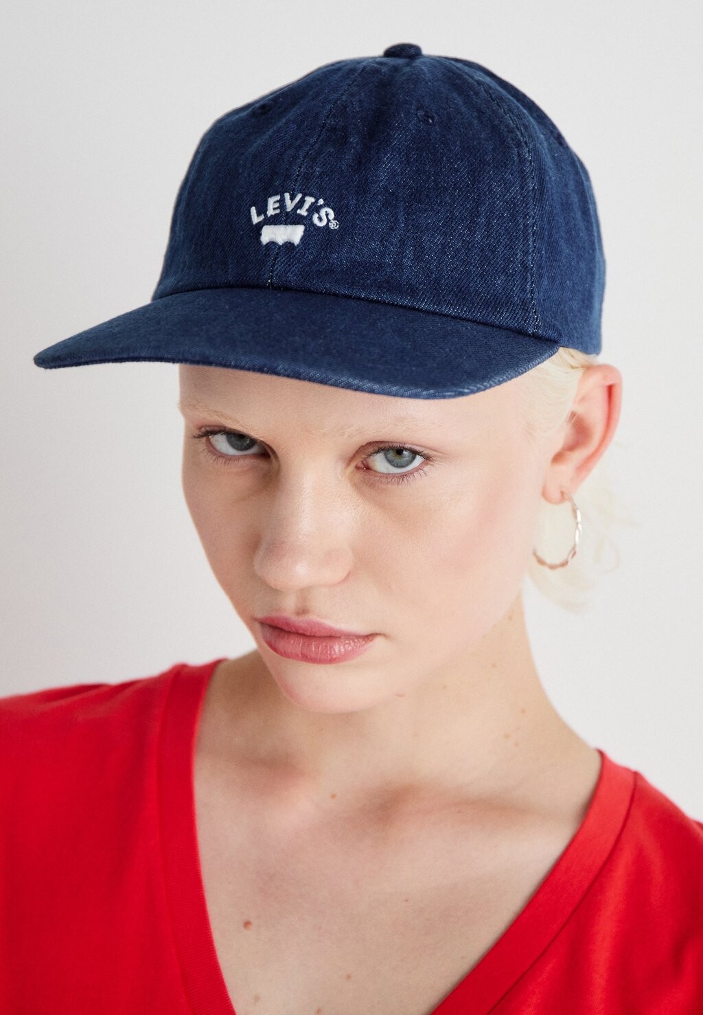 Бейсболка LAZY GIRL LOGO Levi's, темно-синий 
Бейсболка LAZY GIRL LOGO Levi's, темно-синий