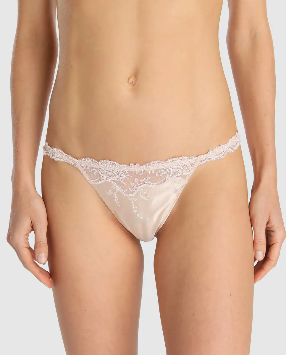 Атласные стринги Splendeur Soie Lise Charmel с вышивкой, слоновая кость
Атласные стринги Splendeur Soie Lise Charmel с вышивкой, слоновая кость