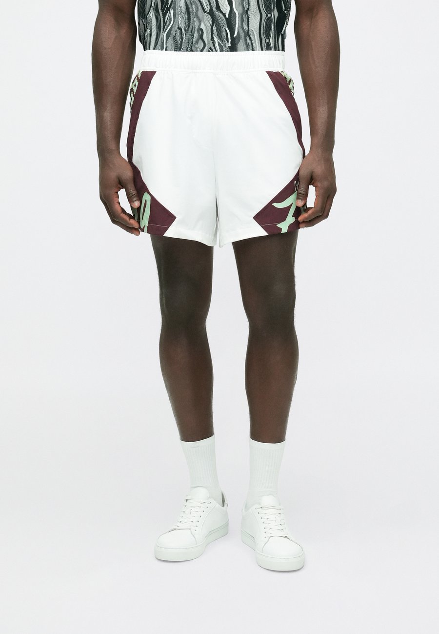 Шорты Carlo Colucci MATCH POINT , White/Burgundy/Mint Green/White
Шорты Carlo Colucci MATCH POINT , White/Burgundy/Mint Green/White