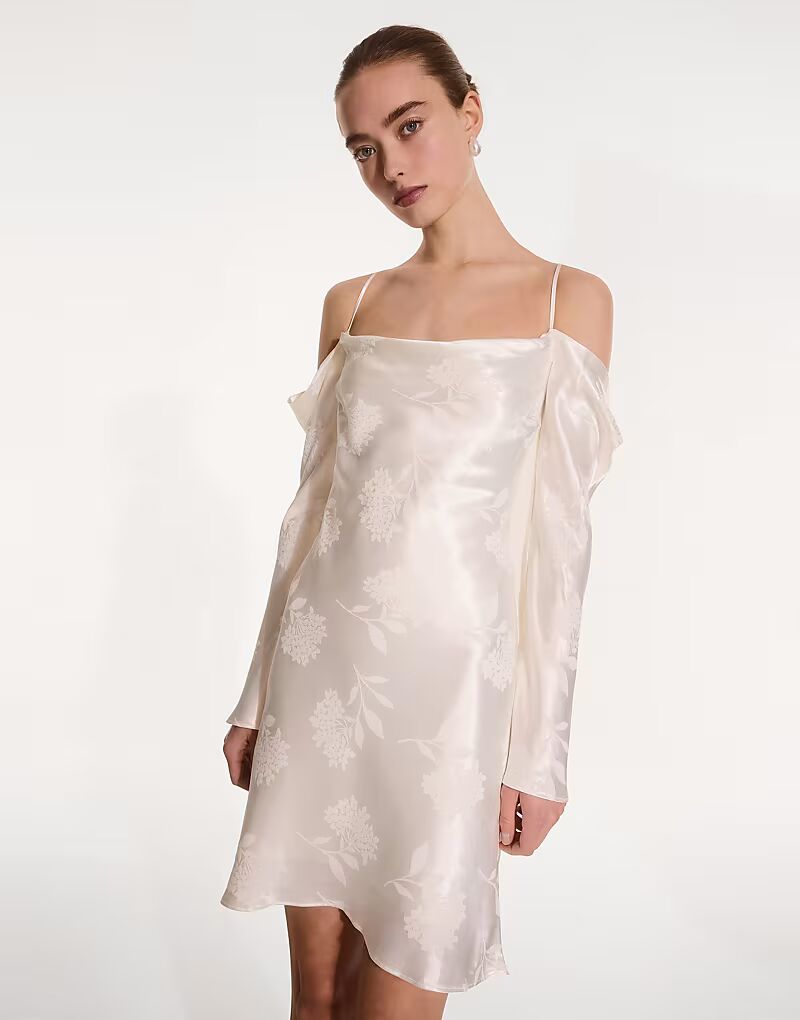 Свадебное платье Omnes Munique цвета слоновой кости
Свадебное платье Omnes Munique цвета слоновой кости