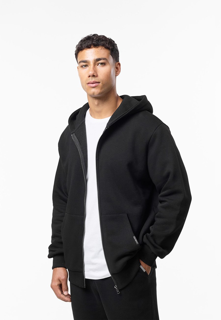 Толстовка CLOSURE London RELAXED ZIP THROUGH HOODY, Black
Толстовка CLOSURE London RELAXED ZIP THROUGH HOODY, Black
