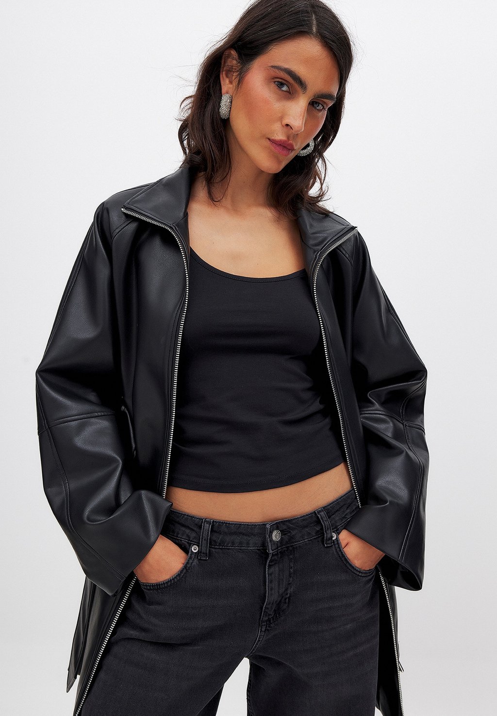 Куртка из искусственной кожи NA-KD, черный 
Куртка из искусственной кожи NA-KD, черный