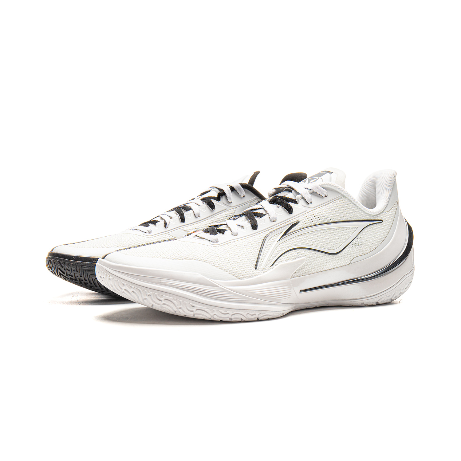 LINING Баскетбольные кроссовки Blade 5 V2 мужские низкие, белые, черные
LINING Баскетбольные кроссовки Blade 5 V2 мужские низкие, белые, черные