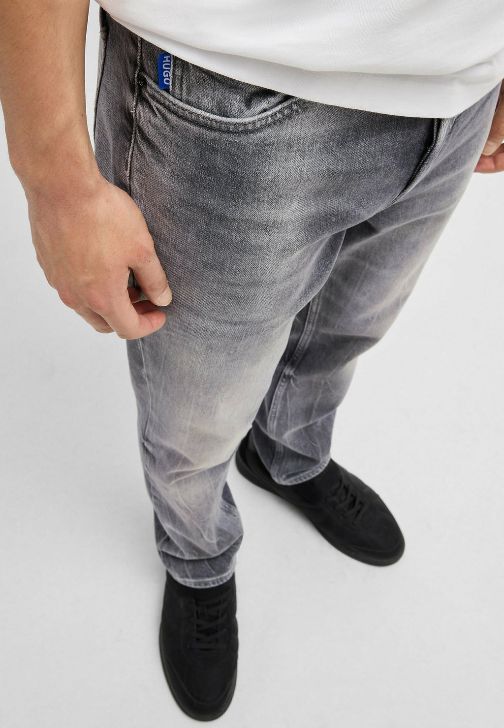 Джинсы прямого кроя HUGO, темно-серый
Джинсы прямого кроя HUGO, темно-серый