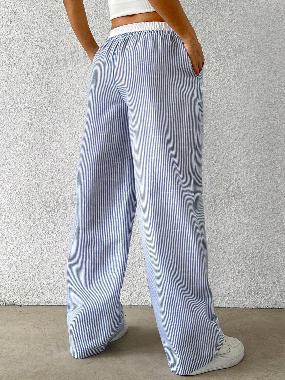 EZwear Женские брюки больших размеров из синего тканого материала с высокой талией и контрастной белой полоской Shein, синий
EZwear Женские брюки больших размеров из синего тканого материала с высокой талией и контрастной белой полоской Shein, синий