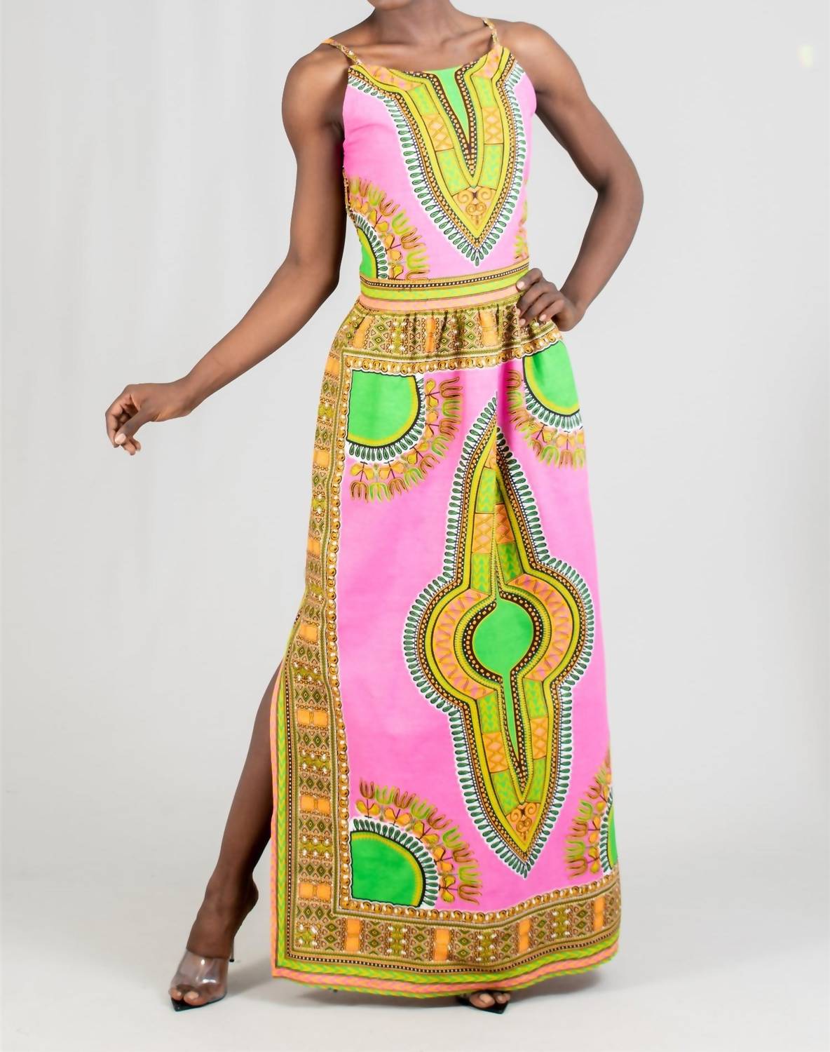 Kara Chic Розовое длинное платье с боковым разрезом
Kara Chic Розовое длинное платье с боковым разрезом