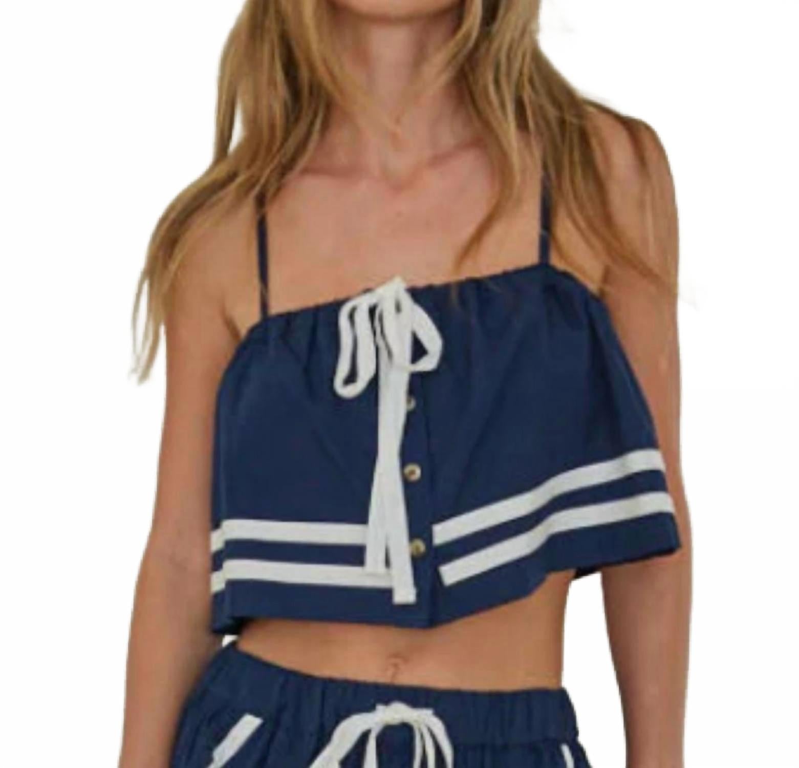 Короткий топ Tori в темно-синем By Together
Короткий топ Tori в темно-синем By Together