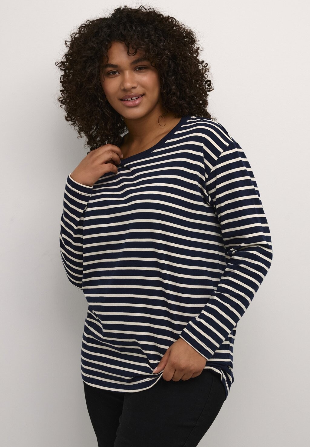 Топ с длинными рукавами WINNI Kaffe Curve, цвет midnight antique white
Топ с длинными рукавами WINNI Kaffe Curve, цвет midnight antique white