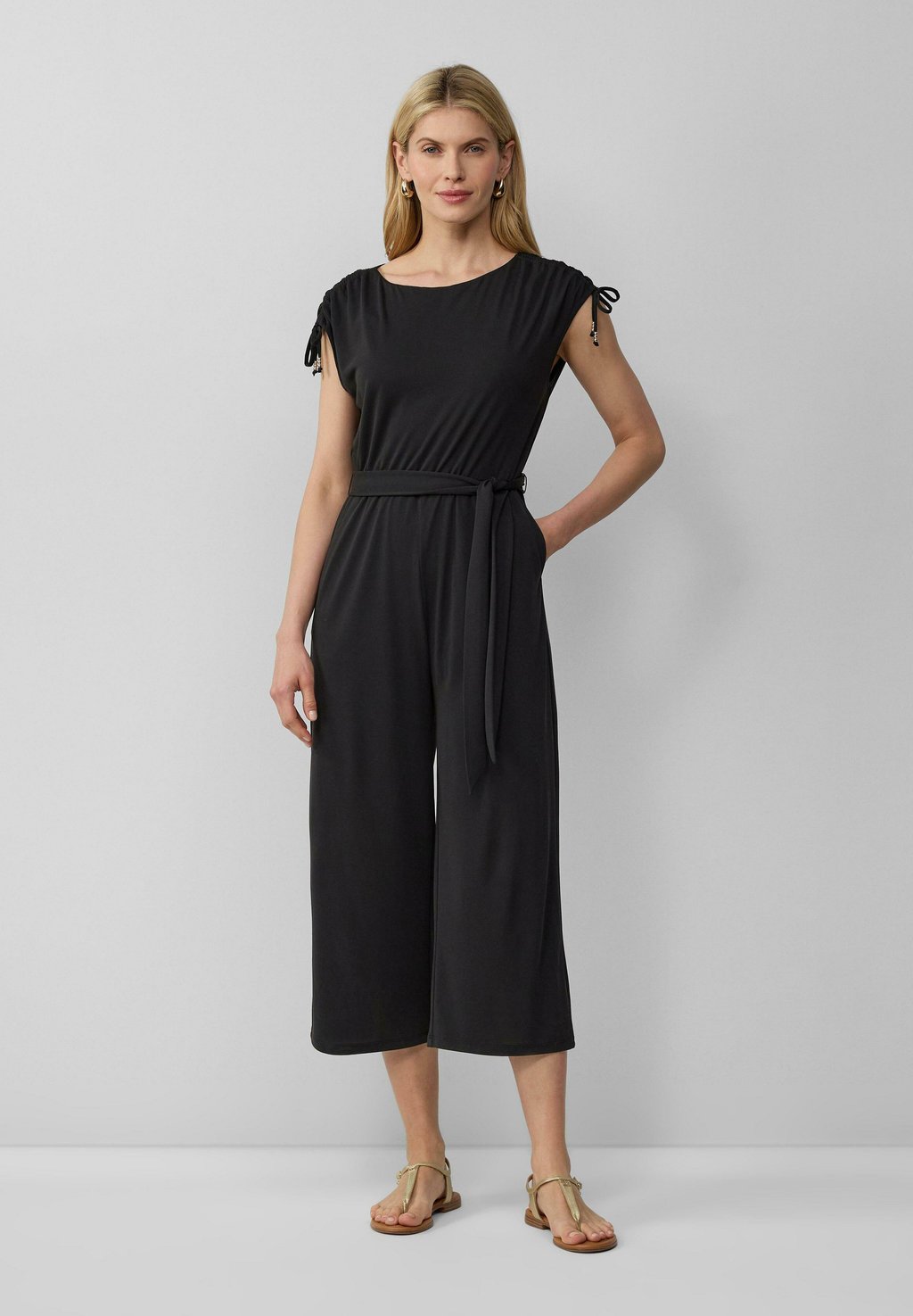 Комбинезон s.Oliver BLACK LABEL, черный
Комбинезон s.Oliver BLACK LABEL, черный