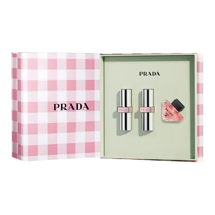Ограниченная серия набор двойная помада+пробник парфюма легко растушевывающая помада выравнивающая тон кожи 3.8g+3.8g+7ml PRADA
Ограниченная серия набор двойная помада+пробник парфюма легко растушевывающая помада выравнивающая тон кожи 3.8g+3.8g+7ml PRADA