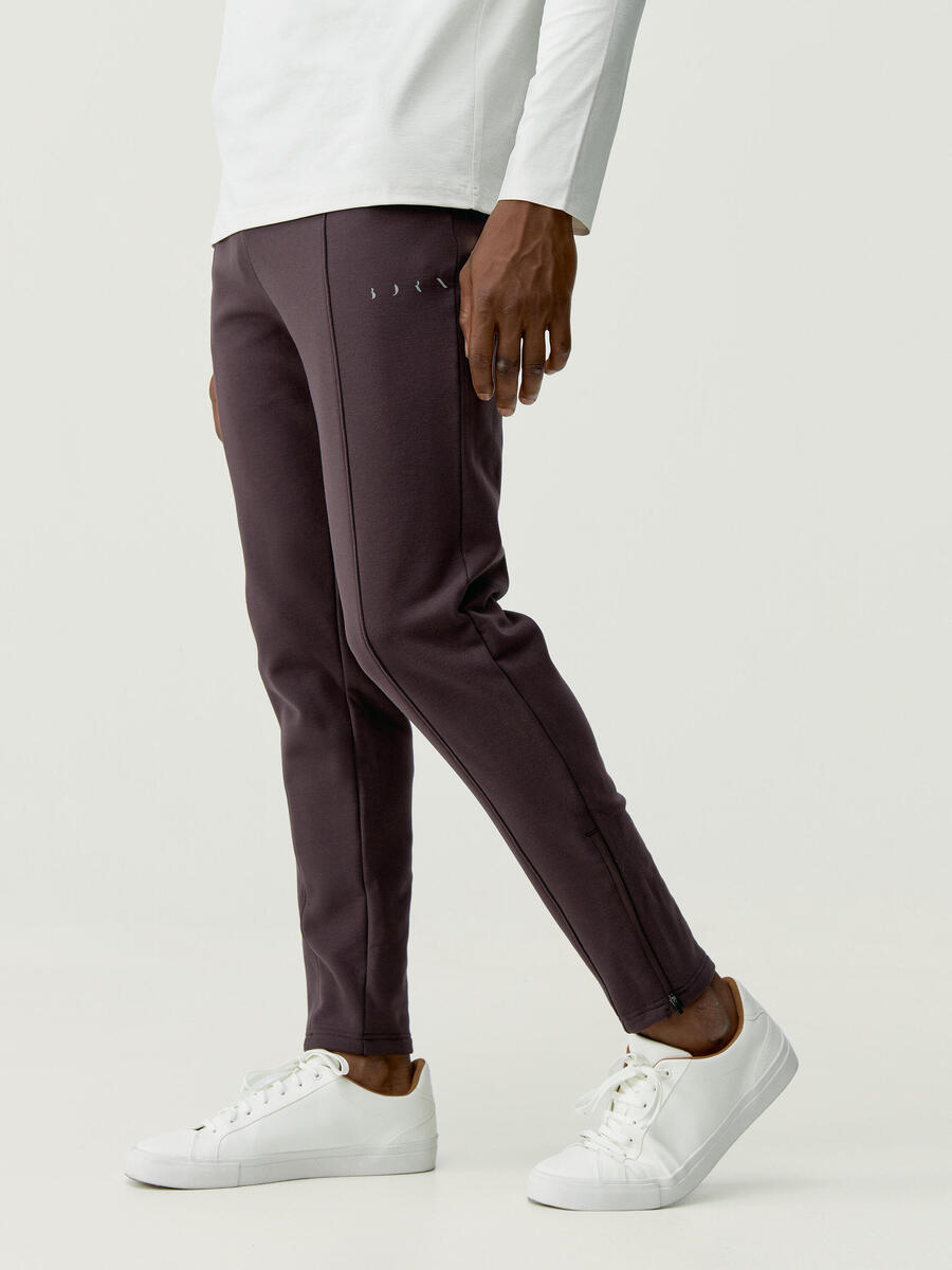 Мужские спортивные брюки-джоггеры из высокотехнологичной ткани Jucar Born Living Yoga
Мужские спортивные брюки-джоггеры из высокотехнологичной ткани Jucar Born Living Yoga