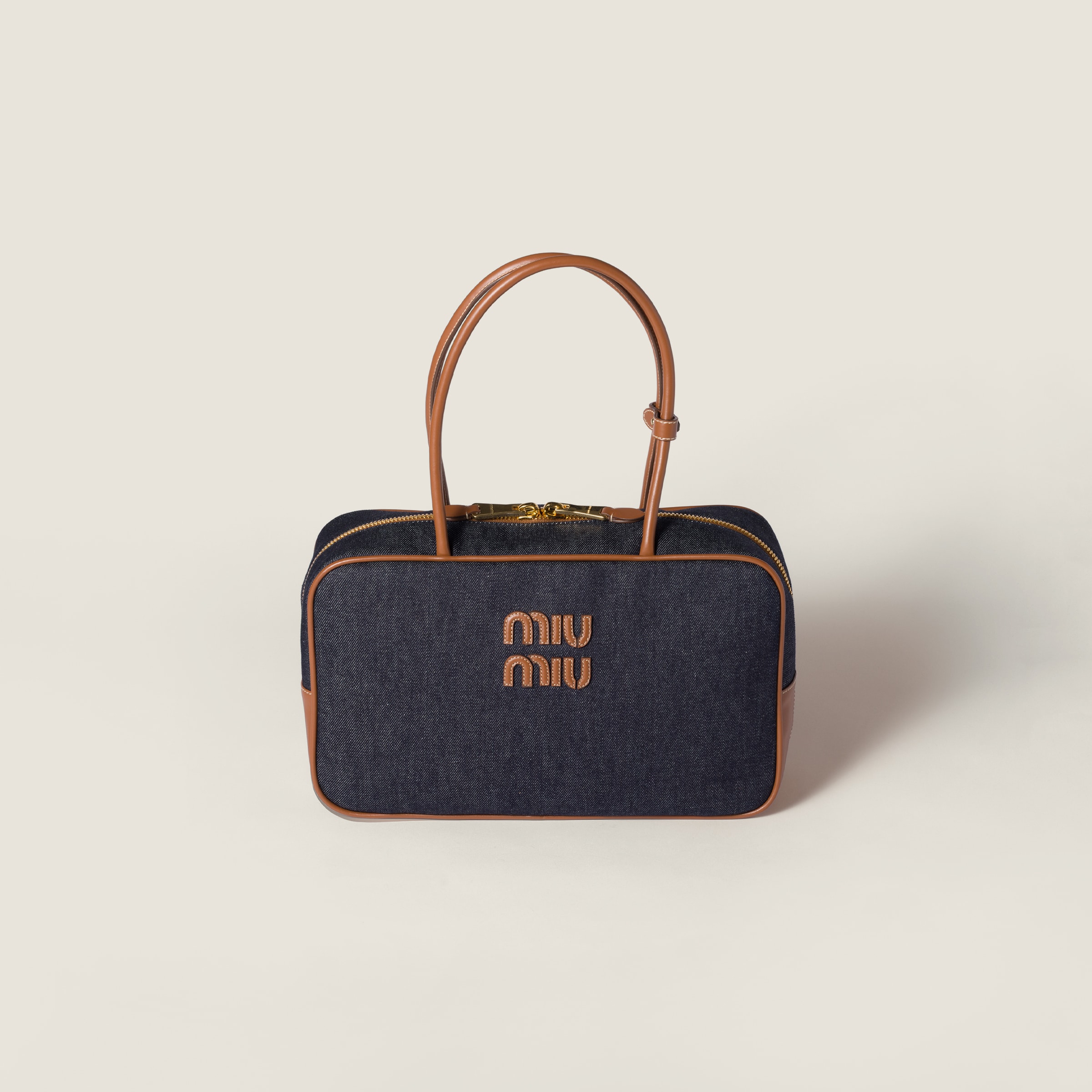 Джинсовая сумка beau MIU MIU, синий/бренди
Джинсовая сумка beau MIU MIU, синий/бренди