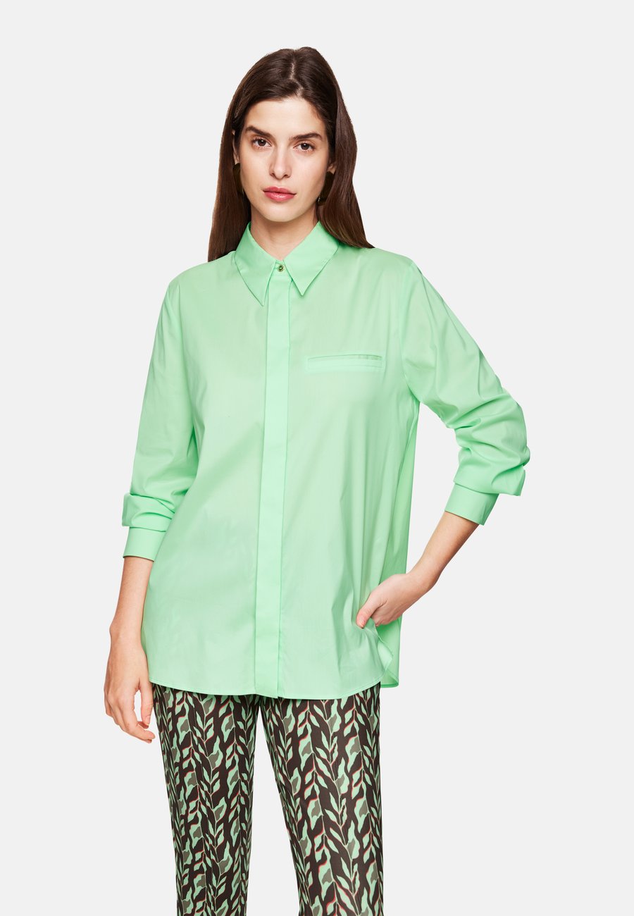 Блуза Marc Cain Button-down blouse, Pistachio Macaron/Mint
Блуза Marc Cain Button-down blouse, Pistachio Macaron/Mint