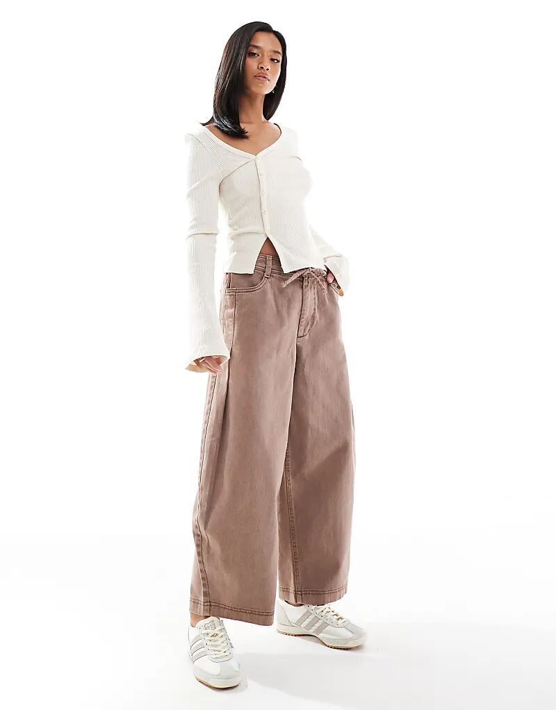 Брюки ASOS DESIGN Petite со складками спереди, застегивающиеся на резинку, из стираной норки
Брюки ASOS DESIGN Petite со складками спереди, застегивающиеся на резинку, из стираной норки