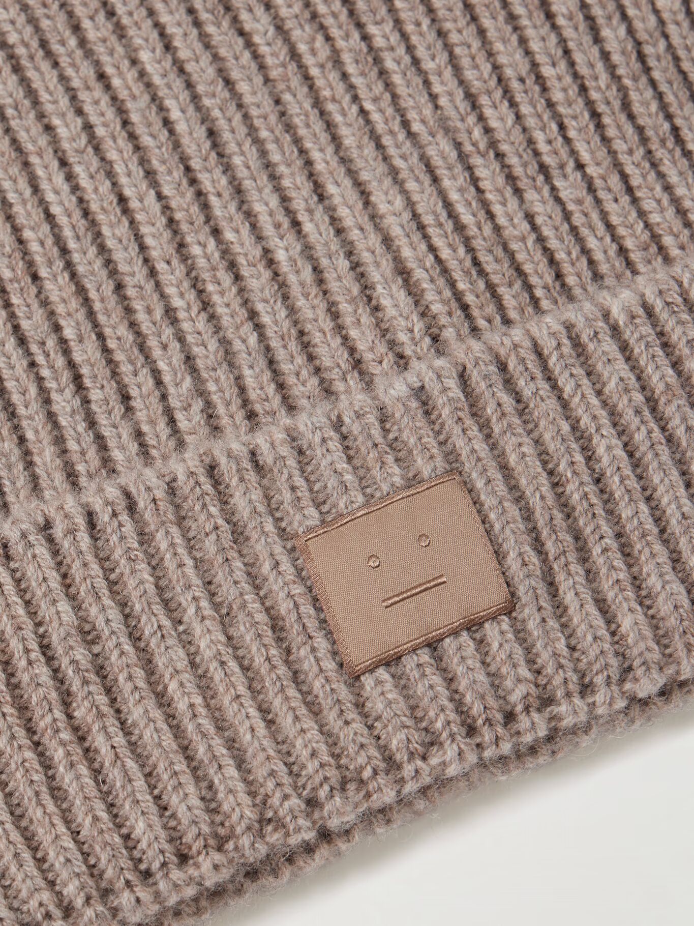 Шапка Kua из шерсти и смеси яка в рубчик с аппликацией логотипа ACNE STUDIOS, коричневый
Шапка Kua из шерсти и смеси яка в рубчик с аппликацией логотипа ACNE STUDIOS, коричневый