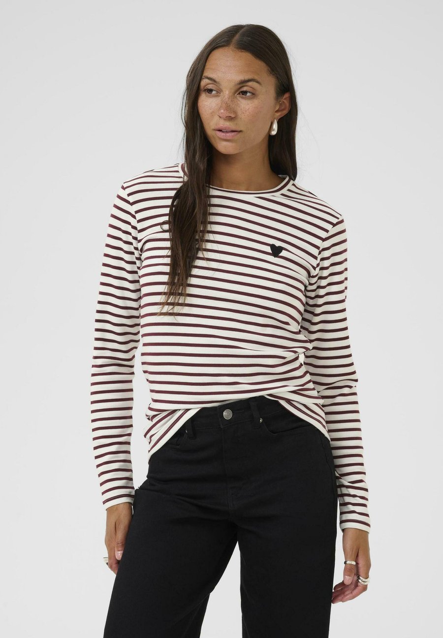 Топ Kaffe LIDDY T-SHIRT, Chalk Windsorwine -Black Heart/White
Топ Kaffe LIDDY T-SHIRT, Chalk Windsorwine -Black Heart/White