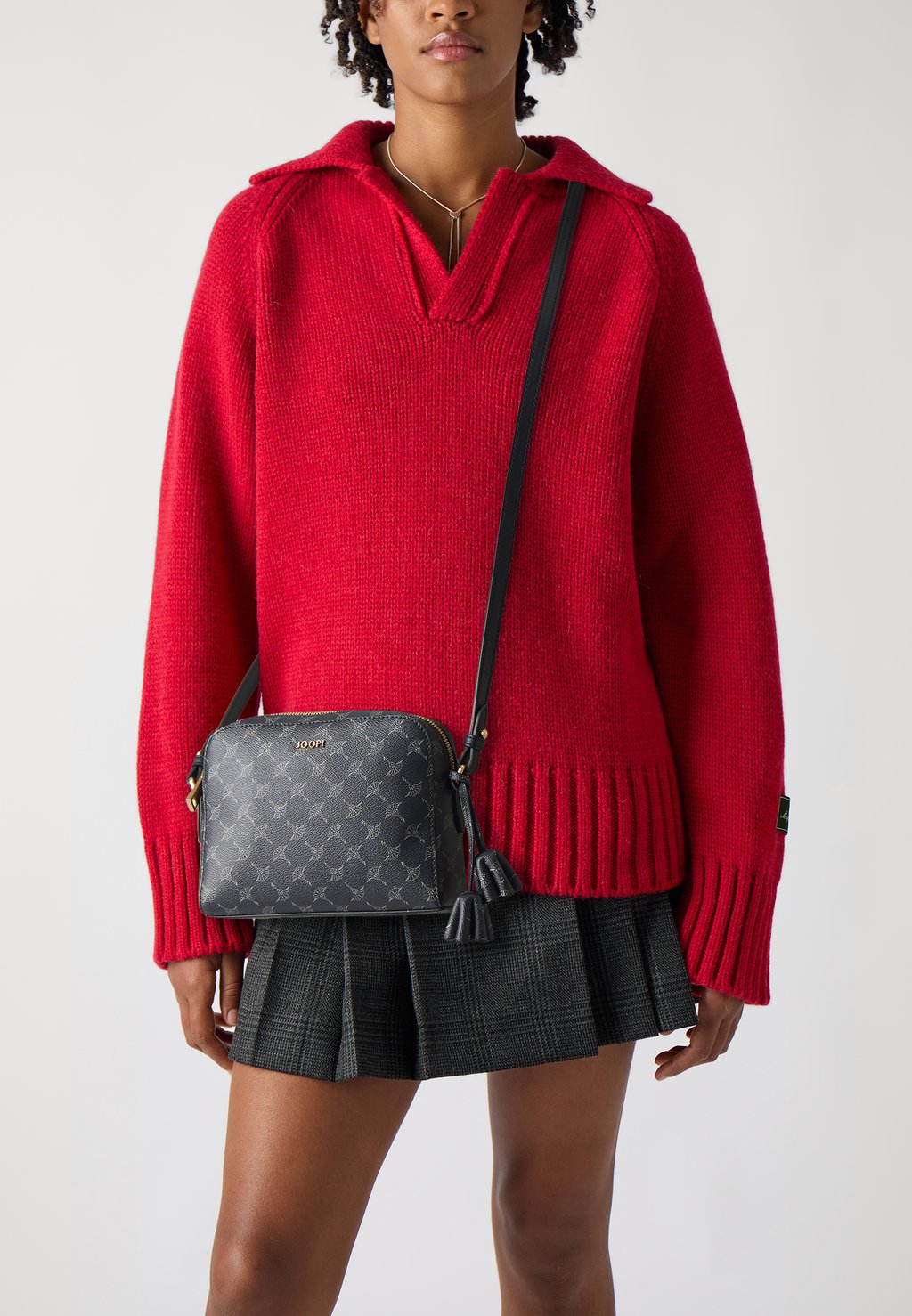 Сумка через плечо CORTINA CLOE SHOULDER JOOP!, темно-синий
Сумка через плечо CORTINA CLOE SHOULDER JOOP!, темно-синий