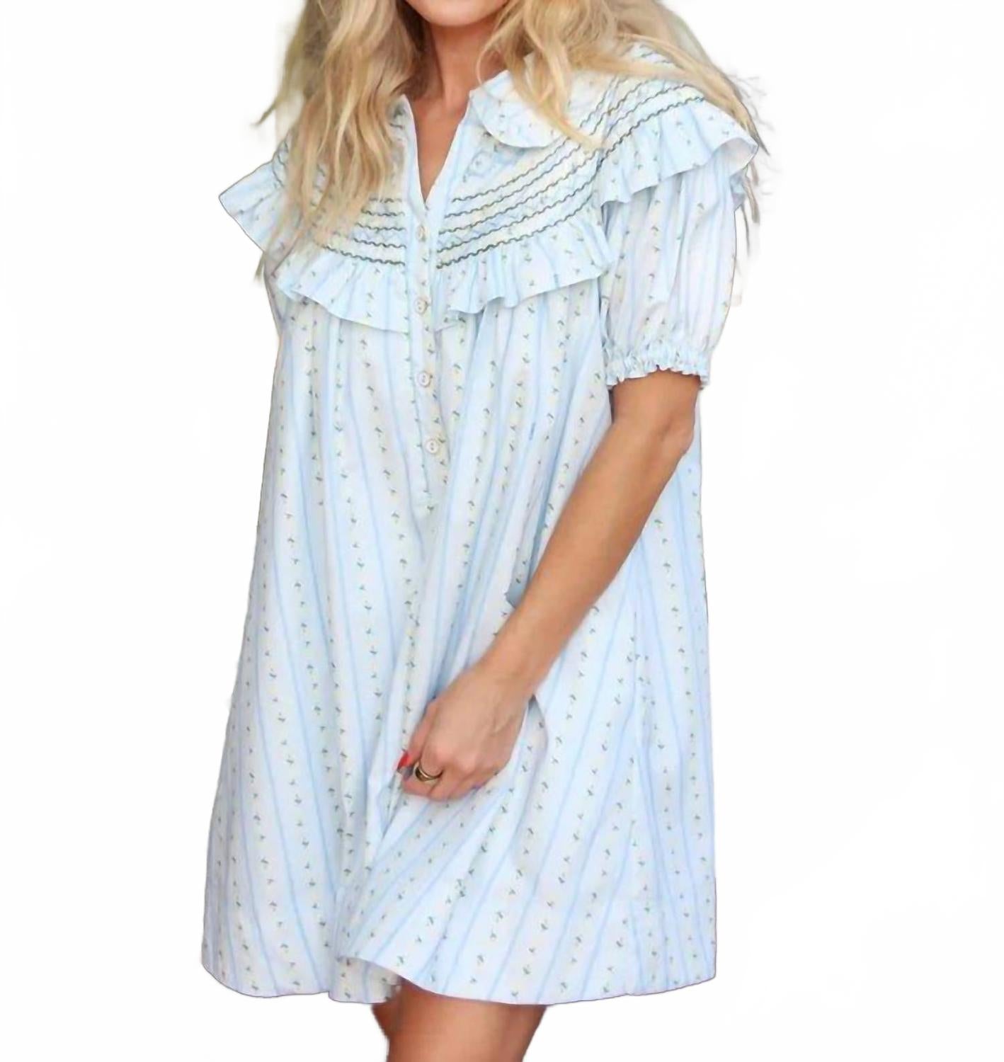 Женское платье в полоску с цветочным принтом, выполненное в технике «Питерпан», светло-голубого цвета Karlie, светло-голубой
Женское платье в полоску с цветочным принтом, выполненное в технике «Питерпан», светло-голубого цвета Karlie, светло-голубой