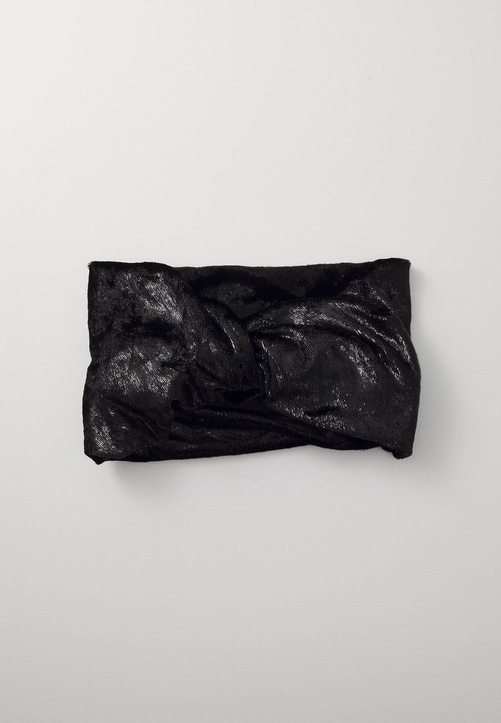 Головной убор MAILA Eugenia Kim, черный
Головной убор MAILA Eugenia Kim, черный