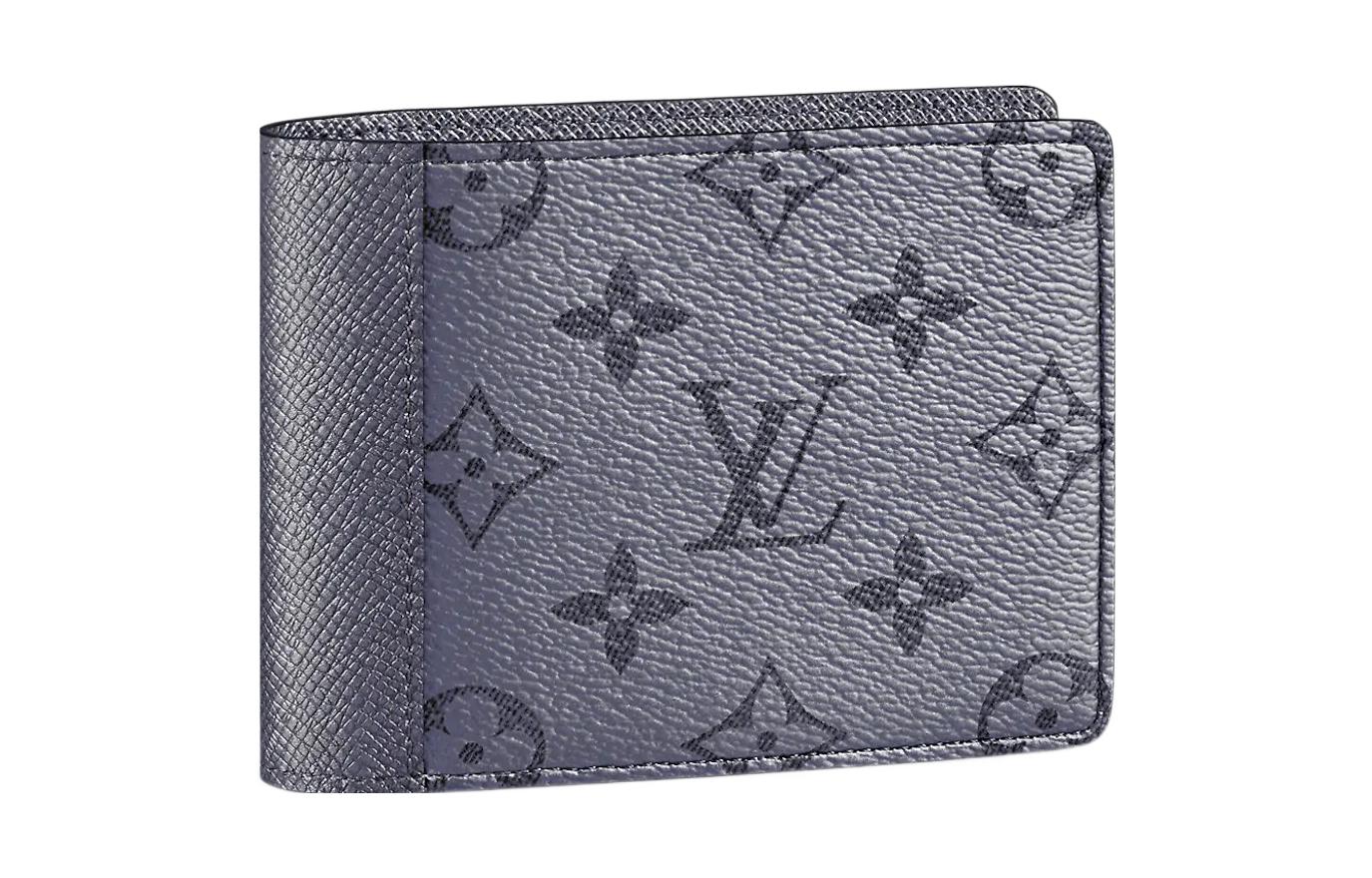 LOUIS VUITTON Монограмма на нескольких кошельках в цвете металлик
LOUIS VUITTON Монограмма на нескольких кошельках в цвете металлик