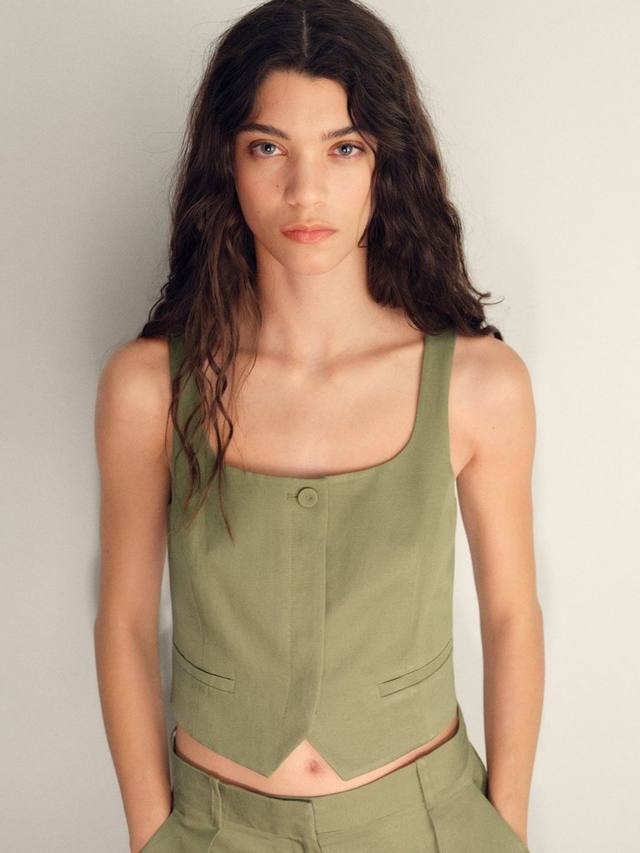 Макси-жилет с одной пуговицей Mango, Khaki
Макси-жилет с одной пуговицей Mango, Khaki