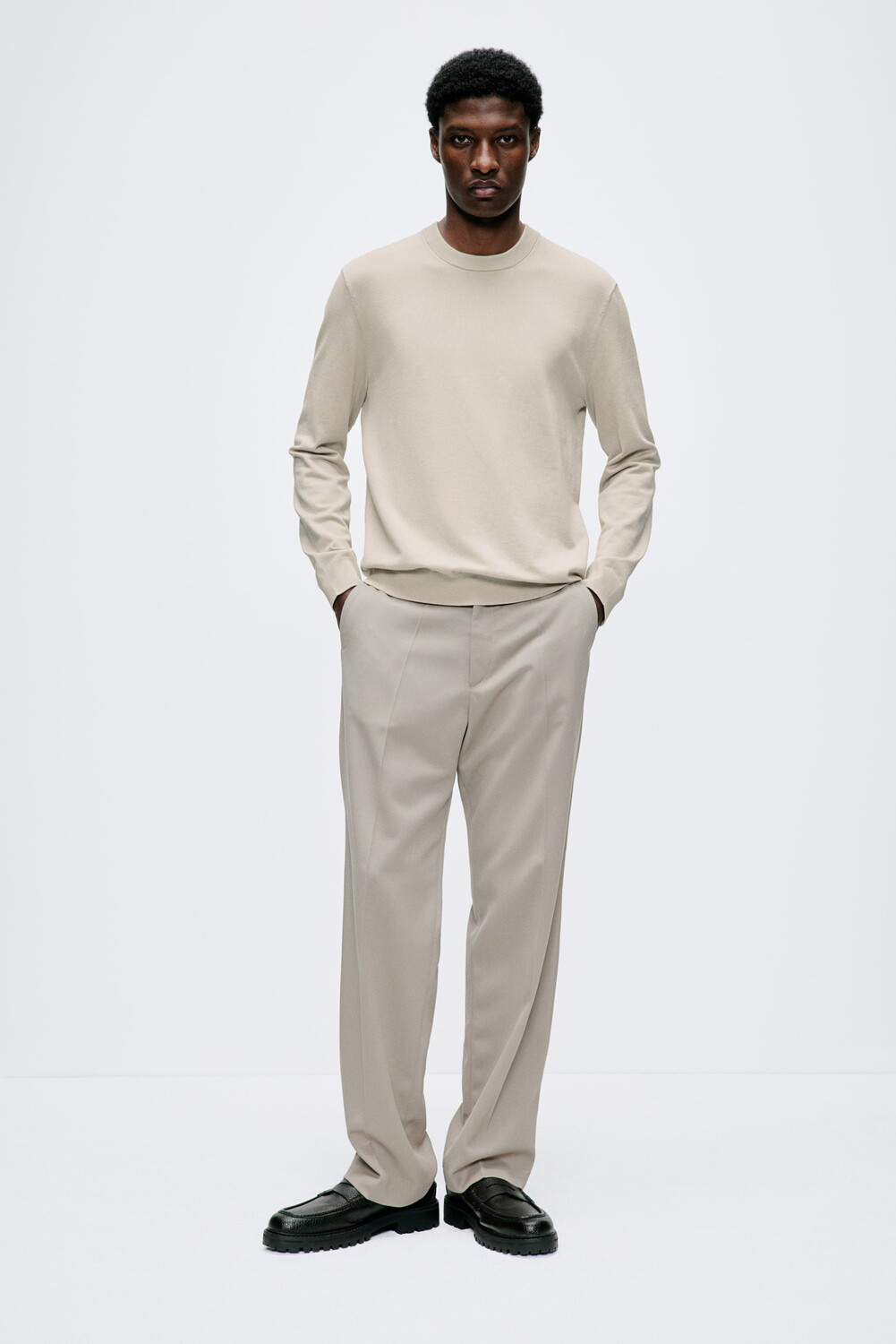 Свитер тонкой вязки приталенного кроя H&M, бежевый
Свитер тонкой вязки приталенного кроя H&M, бежевый