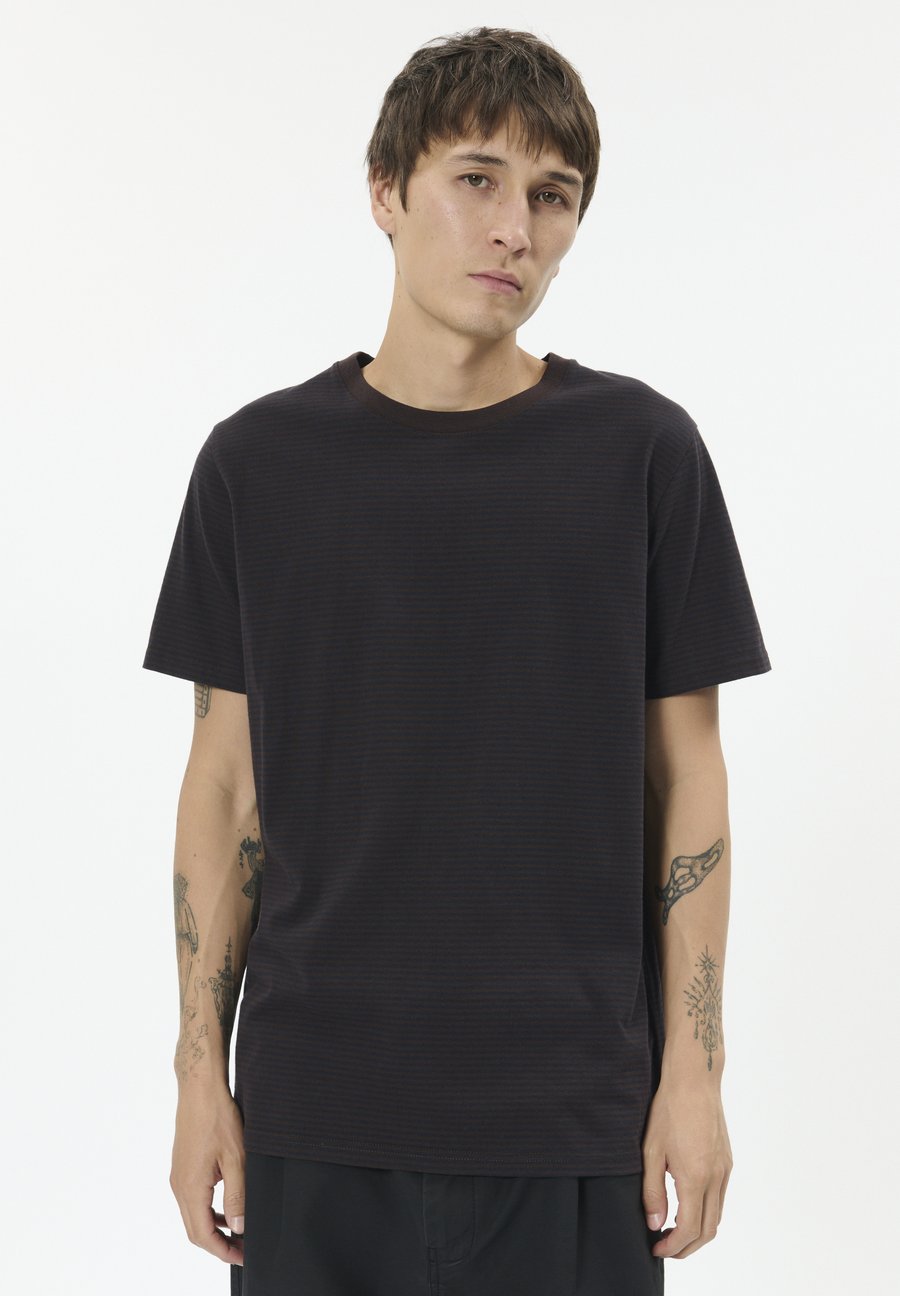 Футболка Matinique MAJEREMY, Ganache/Brown, Коричневый, Футболка Matinique MAJEREMY, Ganache/Brown
Футболка Matinique MAJEREMY, Ganache/Brown, Коричневый, Футболка Matinique MAJEREMY, Ganache/Brown