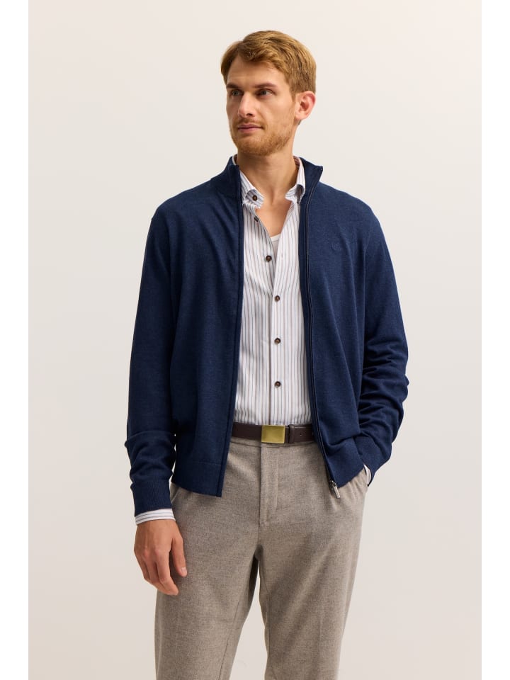 Кардиган цвета 370-новый Bugatti
Кардиган цвета 370-новый Bugatti