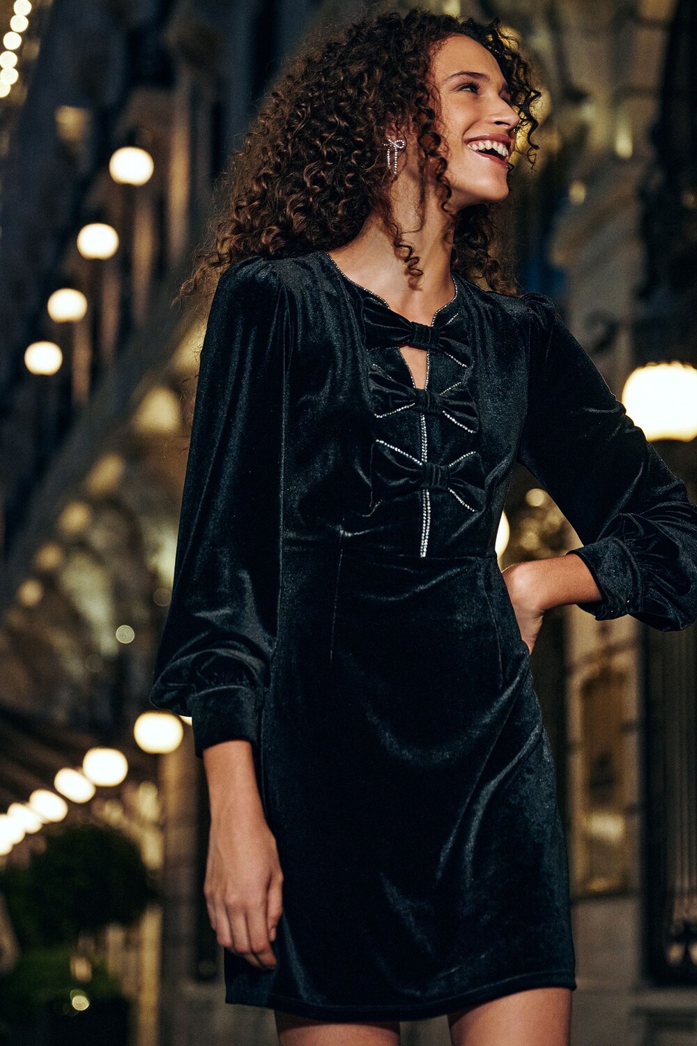 Мини платье с длинными рукавами и бантом из бархата Next, черный
Мини платье с длинными рукавами и бантом из бархата Next, черный