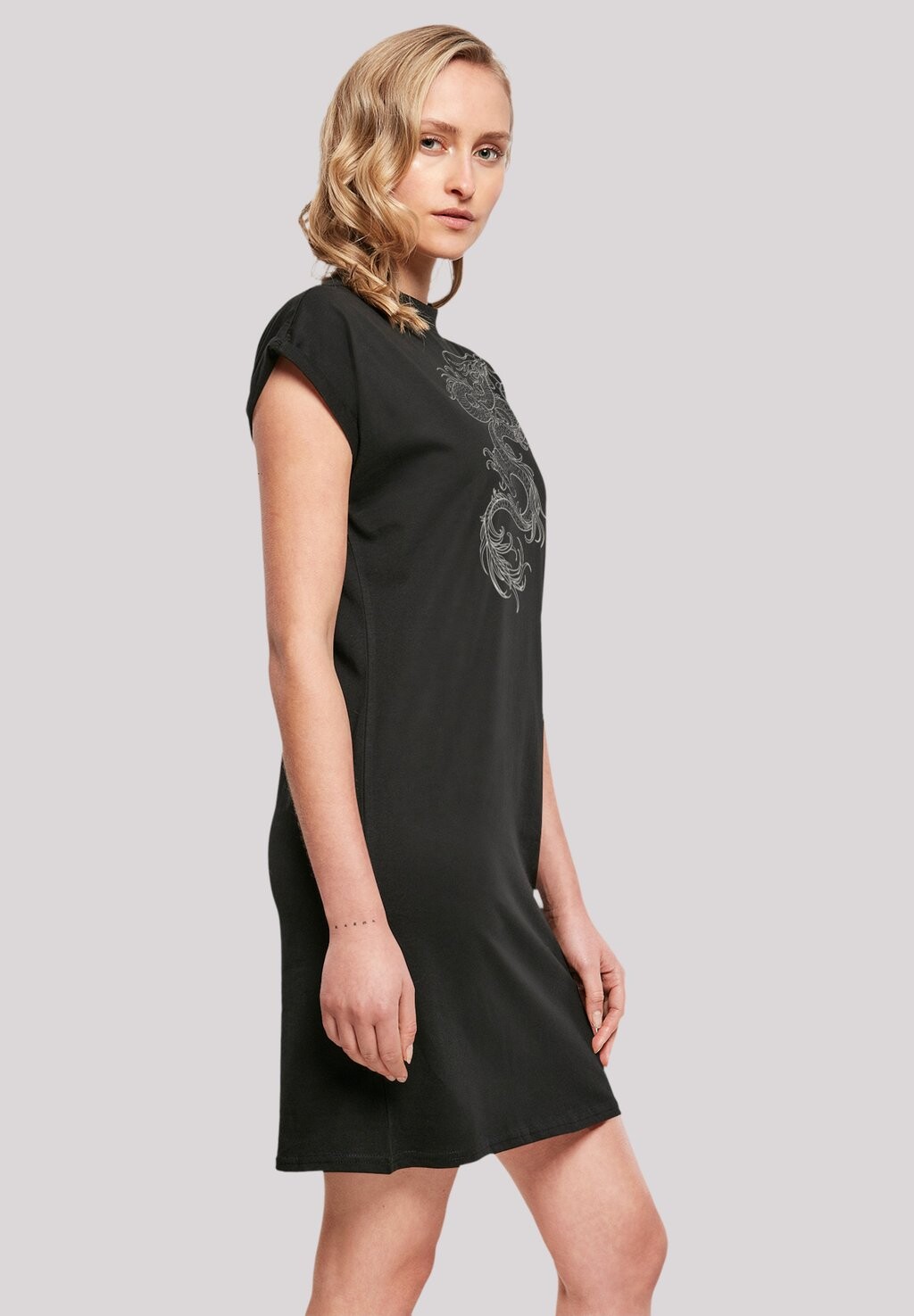 Платье из джерси DRACHEN F4NT4STIC, черный
Платье из джерси DRACHEN F4NT4STIC, черный