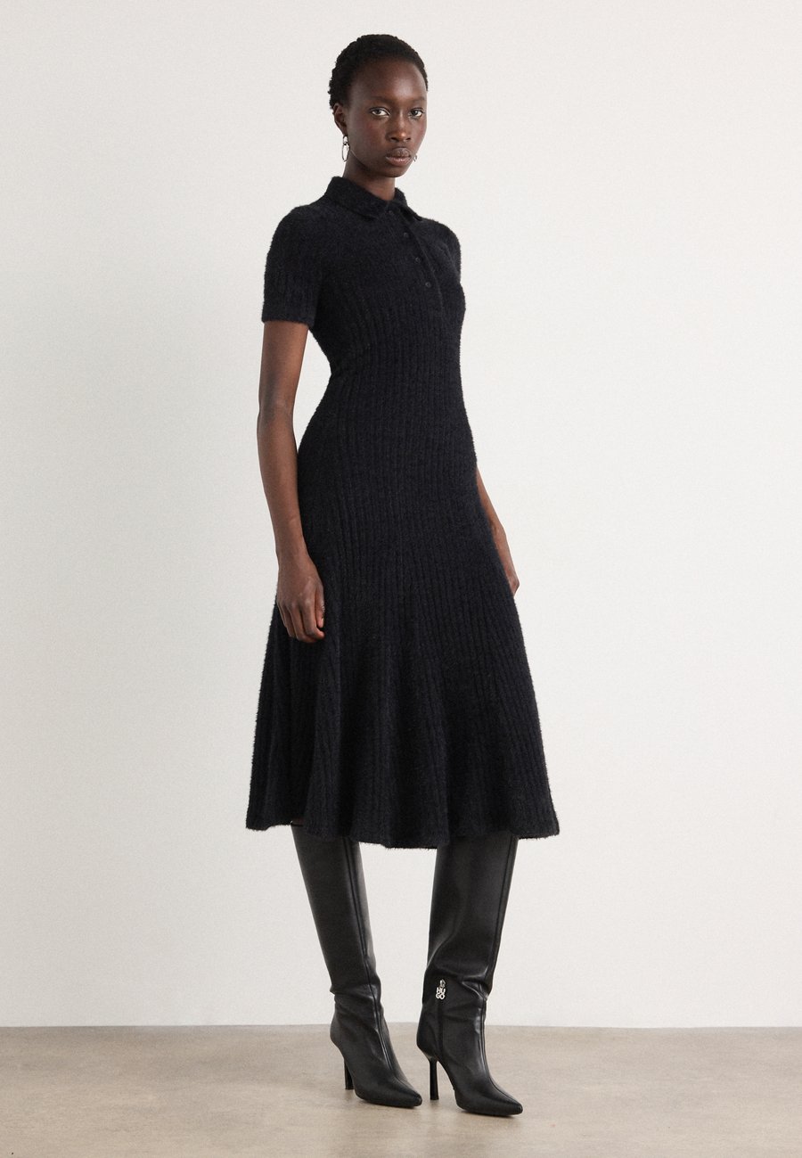 Платье Lacoste Jumper dress, Black
Платье Lacoste Jumper dress, Black