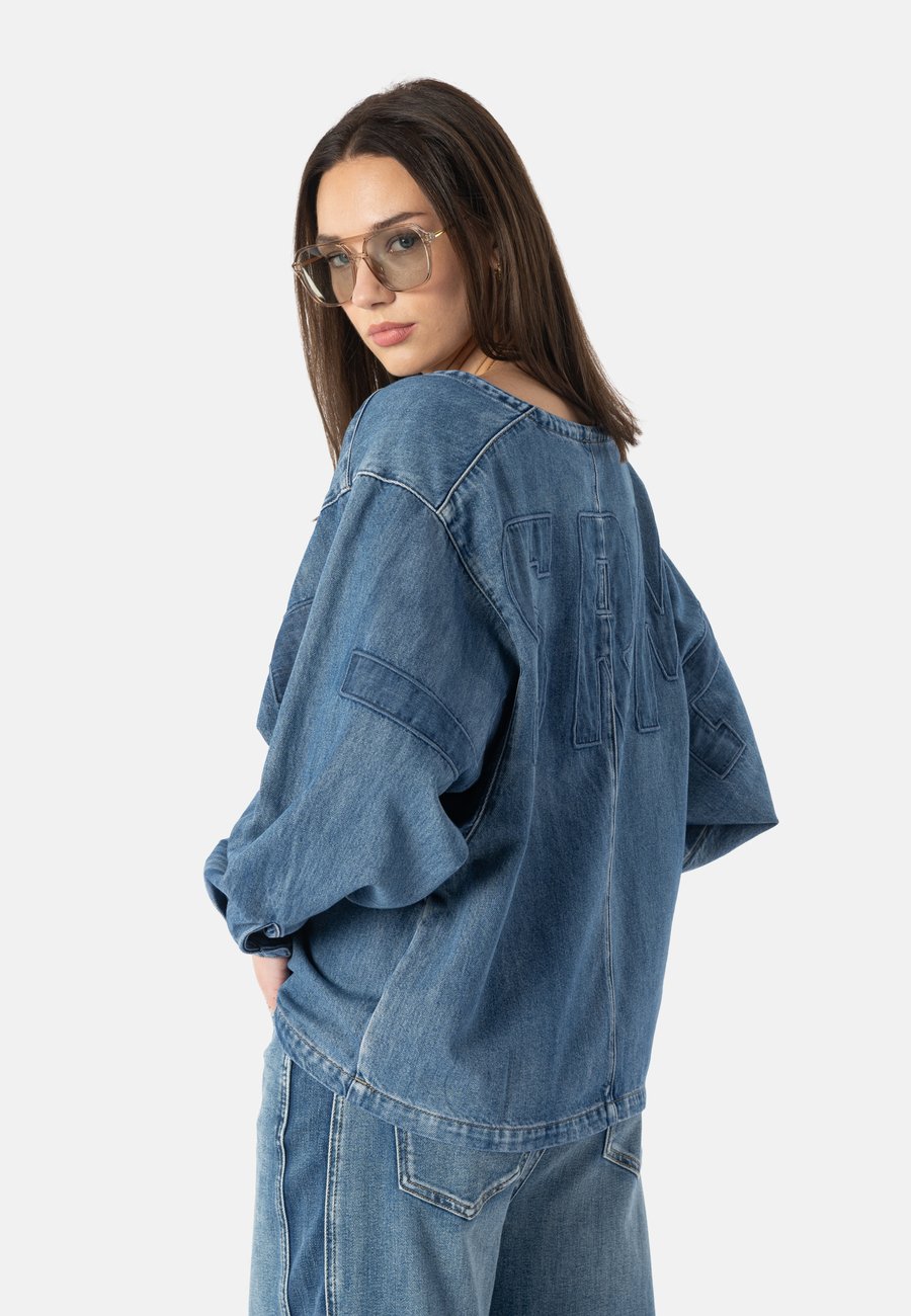 Блуза Elias Rumelis CASSANDRIA CONTRAST, Sky Grey Blue/Light-Blue Denim
Блуза Elias Rumelis CASSANDRIA CONTRAST, Sky Grey Blue/Light-Blue Denim