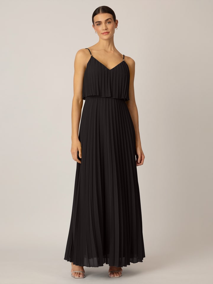 Длинное платье APART, черный
Длинное платье APART, черный