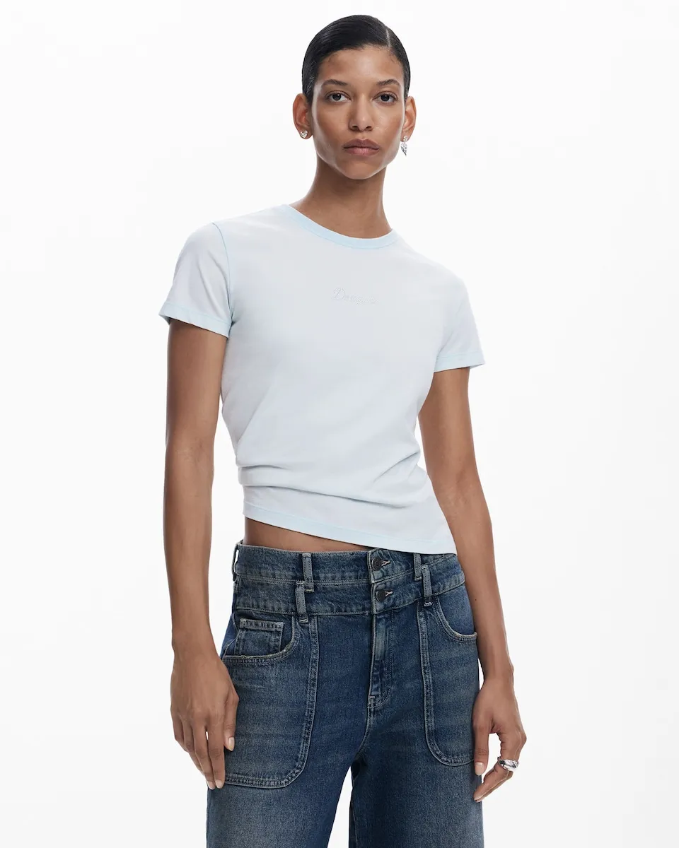 Женская футболка с 3D-логотипом Desigual, синий
Женская футболка с 3D-логотипом Desigual, синий