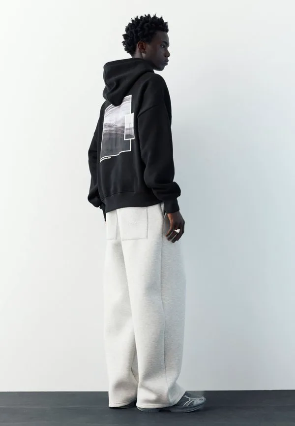 Худи с графическим принтом Pull&Bear, Black, Черный, Худи с графическим принтом Pull&Bear, Black
Худи с графическим принтом Pull&Bear, Black, Черный, Худи с графическим принтом Pull&Bear, Black