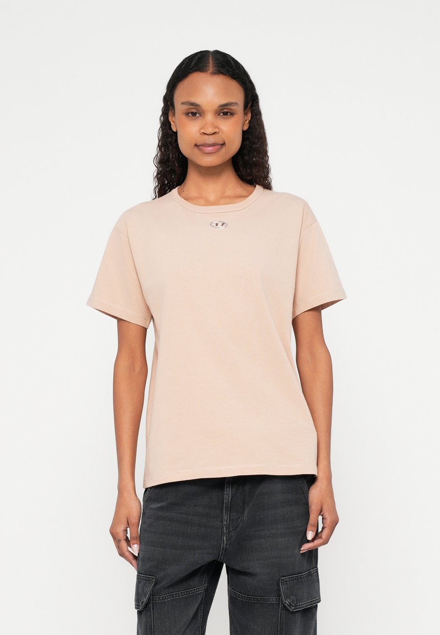 Футболка Diesel NORMY, 7Aw/Apricot
Футболка Diesel NORMY, 7Aw/Apricot