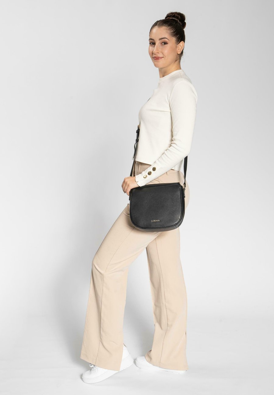 Сумка кросс-боди Lazarotti BOLOGNA , Black
Сумка кросс-боди Lazarotti BOLOGNA , Black