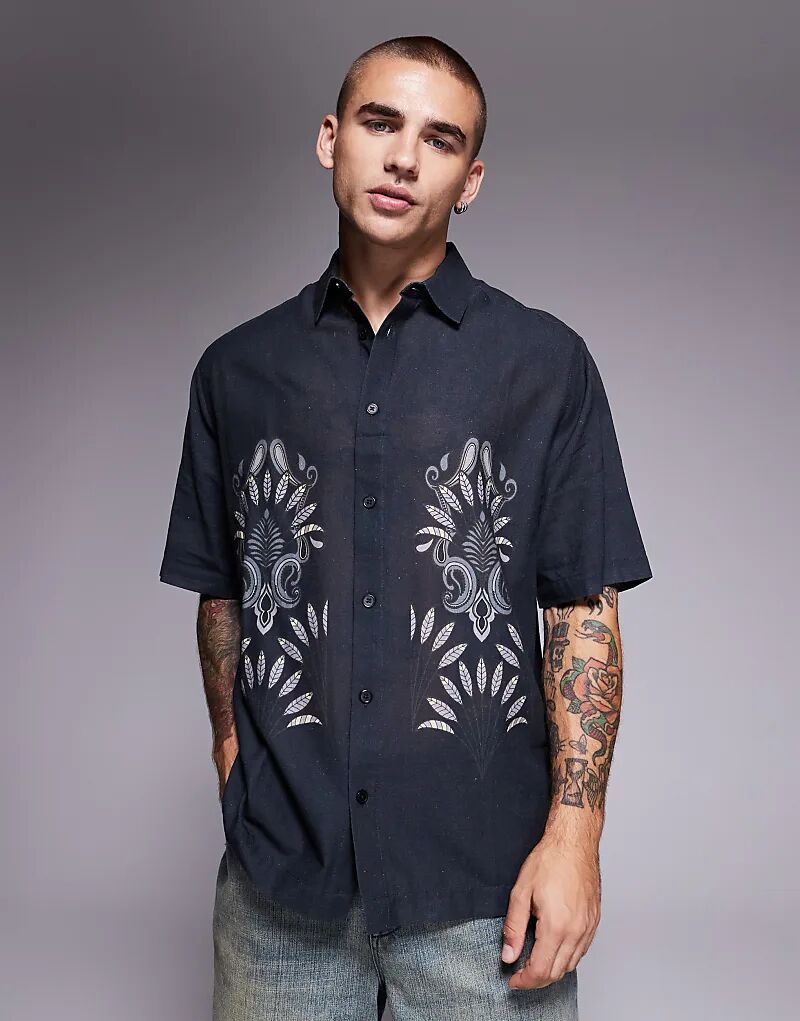 Свободная рубашка ASOS DESIGN с принтом на груди черного цвета
Свободная рубашка ASOS DESIGN с принтом на груди черного цвета