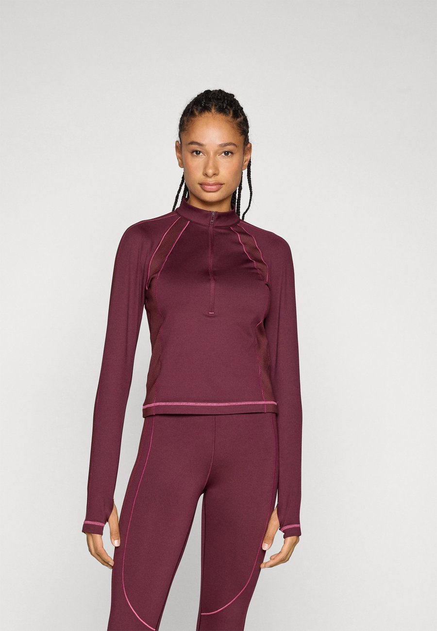 Топ Under Armour TEXTURED 1/2 ZIP, Dark Maroon/Fuchsia Dusk/Metallic Silver-Coloured/Bordeaux
Топ Under Armour TEXTURED 1/2 ZIP, Dark Maroon/Fuchsia Dusk/Metallic Silver-Coloured/Bordeaux