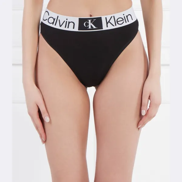 Трусики-Стринги Calvin Klein, черный
Трусики-Стринги Calvin Klein, черный