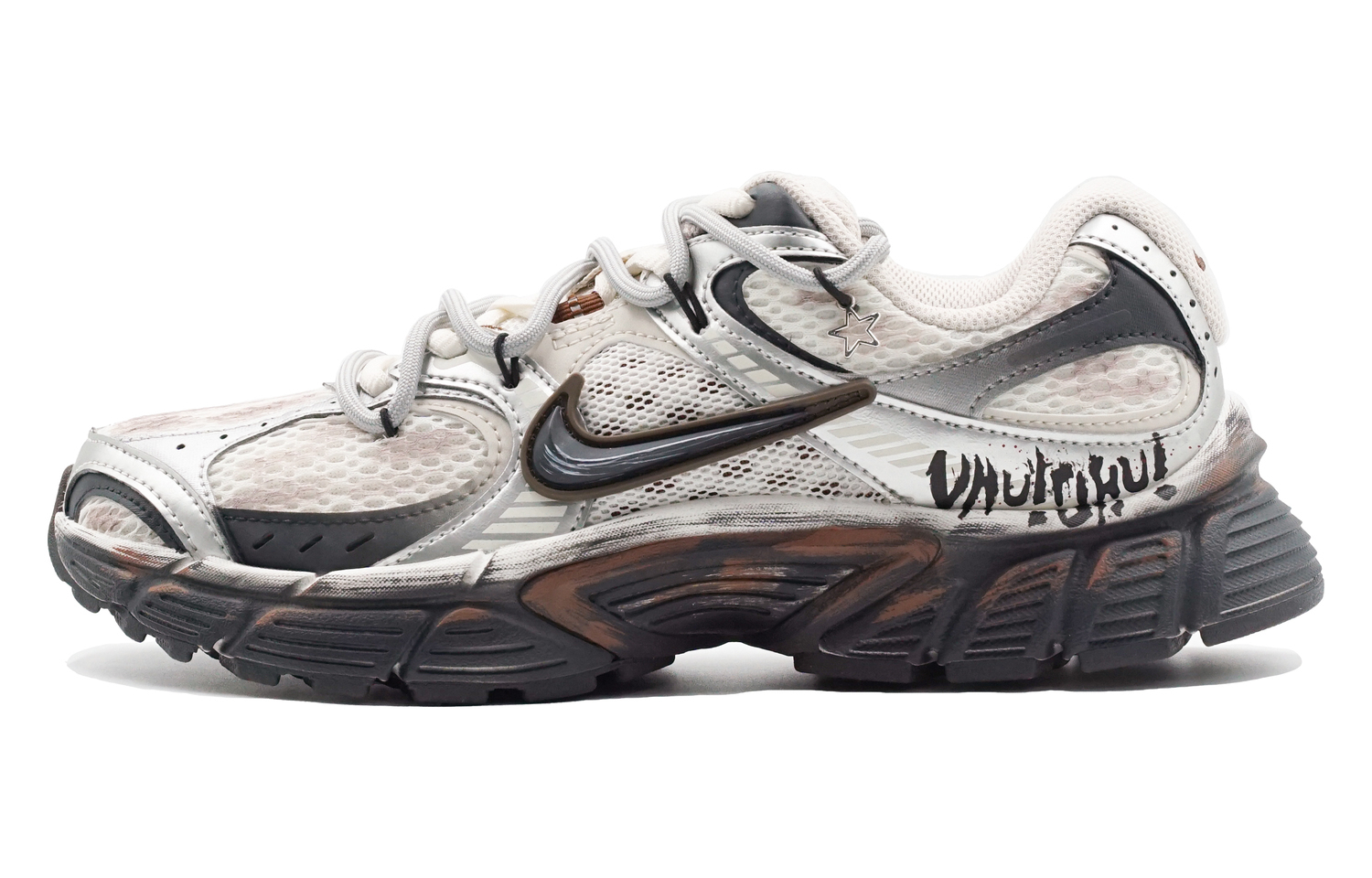 Nike V5 RNR амортизаторы устойчивые к истиранию нескользящие низкие кроссовки унисекс white brown black
Nike V5 RNR амортизаторы устойчивые к истиранию нескользящие низкие кроссовки унисекс white brown black