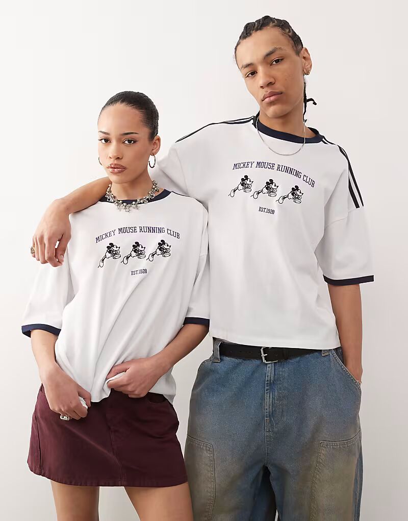 Футболка свободного кроя унисекс Disney с заниженной линией плеч, вышивкой Микки Мауса и отделкой в виде окантовки белого цвета ASOS DESIGN
Футболка свободного кроя унисекс Disney с заниженной линией плеч, вышивкой Микки Мауса и отделкой в виде окантовки белого цвета ASOS DESIGN