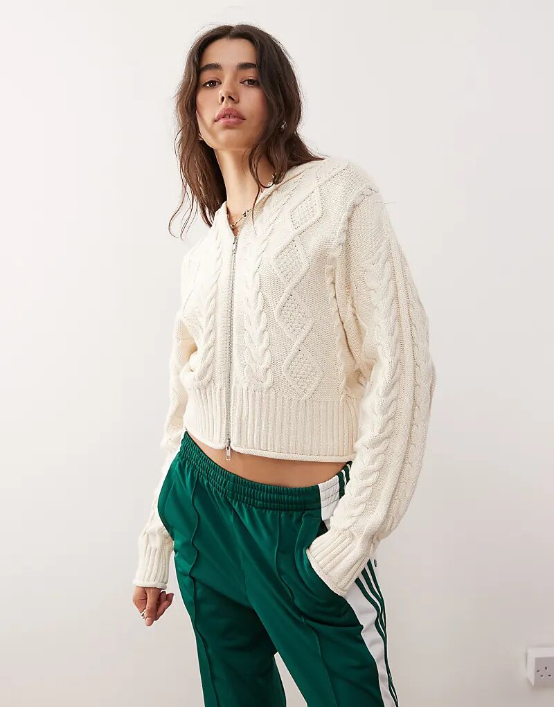 Кардиган Monki с капюшоном, вязаный косами, с двойной молнией, цвет «кремовый»
Кардиган Monki с капюшоном, вязаный косами, с двойной молнией, цвет «кремовый»