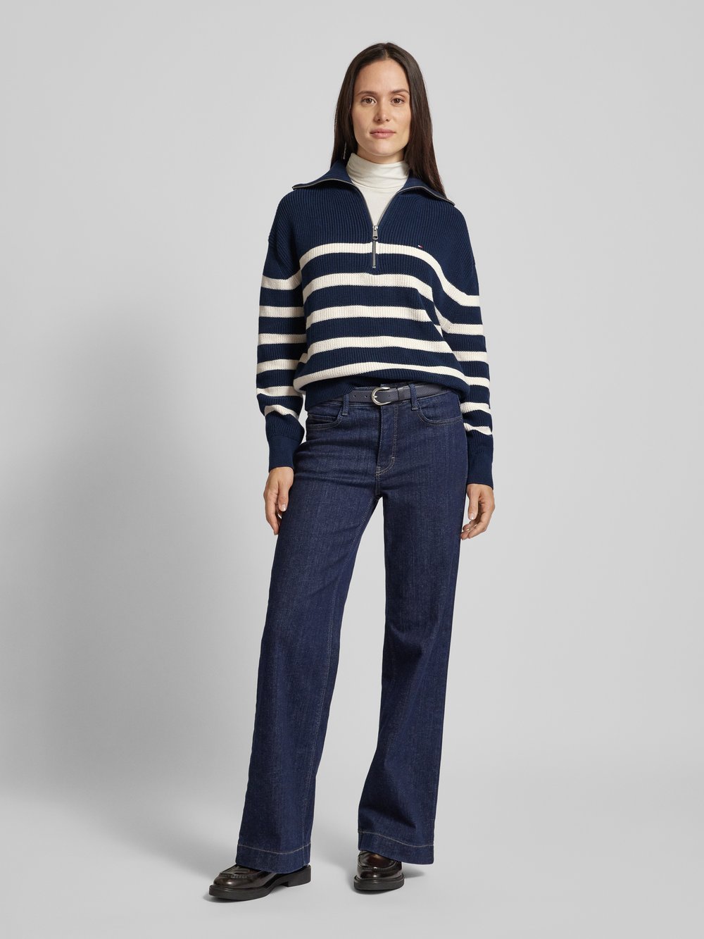Вязаный свитер с воротником-стойкой, модель «CARDI STITCH» Tommy Hilfiger, темно-синий
Вязаный свитер с воротником-стойкой, модель «CARDI STITCH» Tommy Hilfiger, темно-синий
