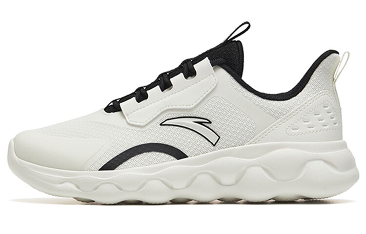 Кроссовки женские из овчины с низким верхом цвета слоновой кости/черного цвета Anta
Кроссовки женские из овчины с низким верхом цвета слоновой кости/черного цвета Anta