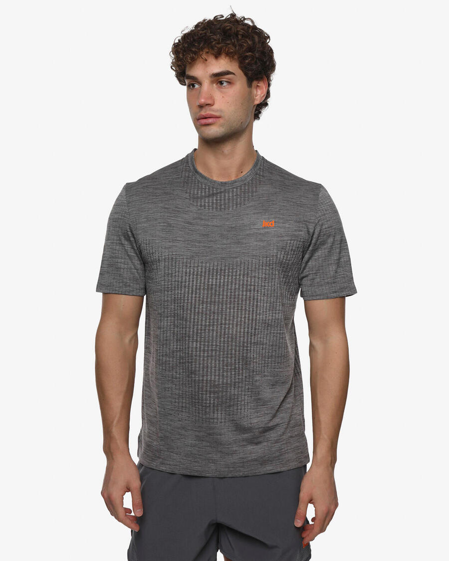 JAKED Мужская футболка для фитнеса из синтетического свинца
JAKED Мужская футболка для фитнеса из синтетического свинца